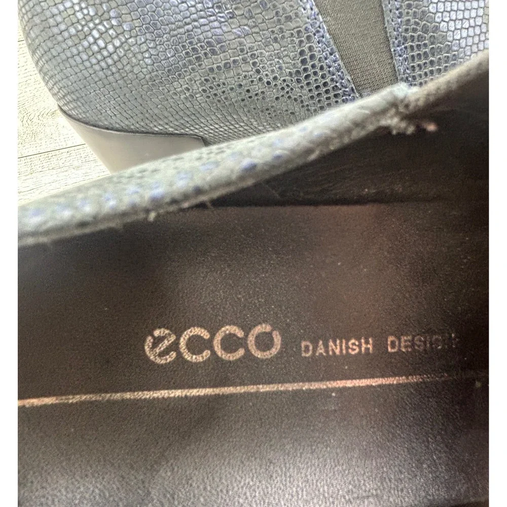 ECCO Shape 75 Navy Blue Snakeskin‎ Embossed Leather Block Heel Booties Women 39